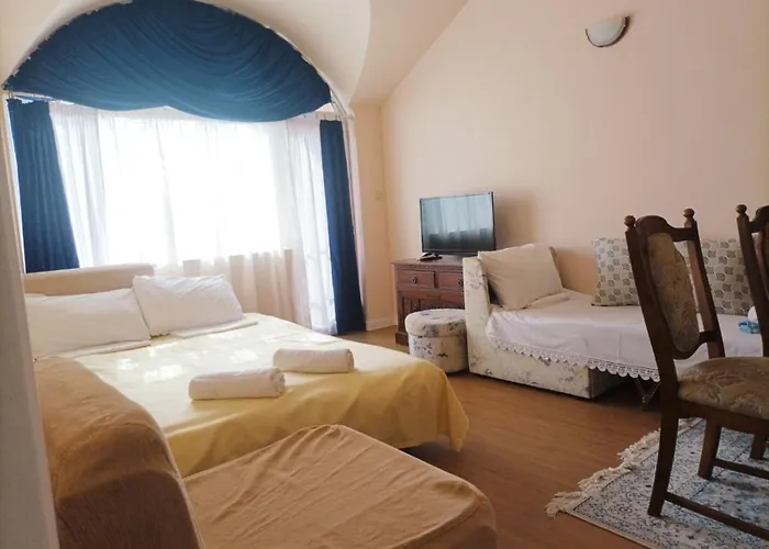 Wild Cherry 2 Bedroom Economy-4 Varna