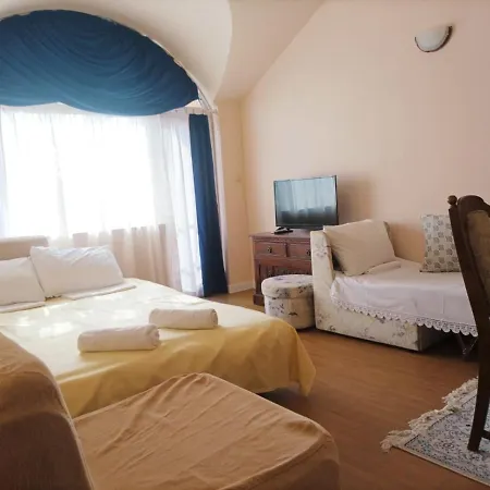 Wild Cherry 2 Bedroom Economy-4 Варна